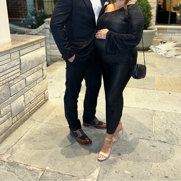 PrettyLittleThing Black One-Shoulder Maxi Dress maternity textured dress - Picture 6 of 7